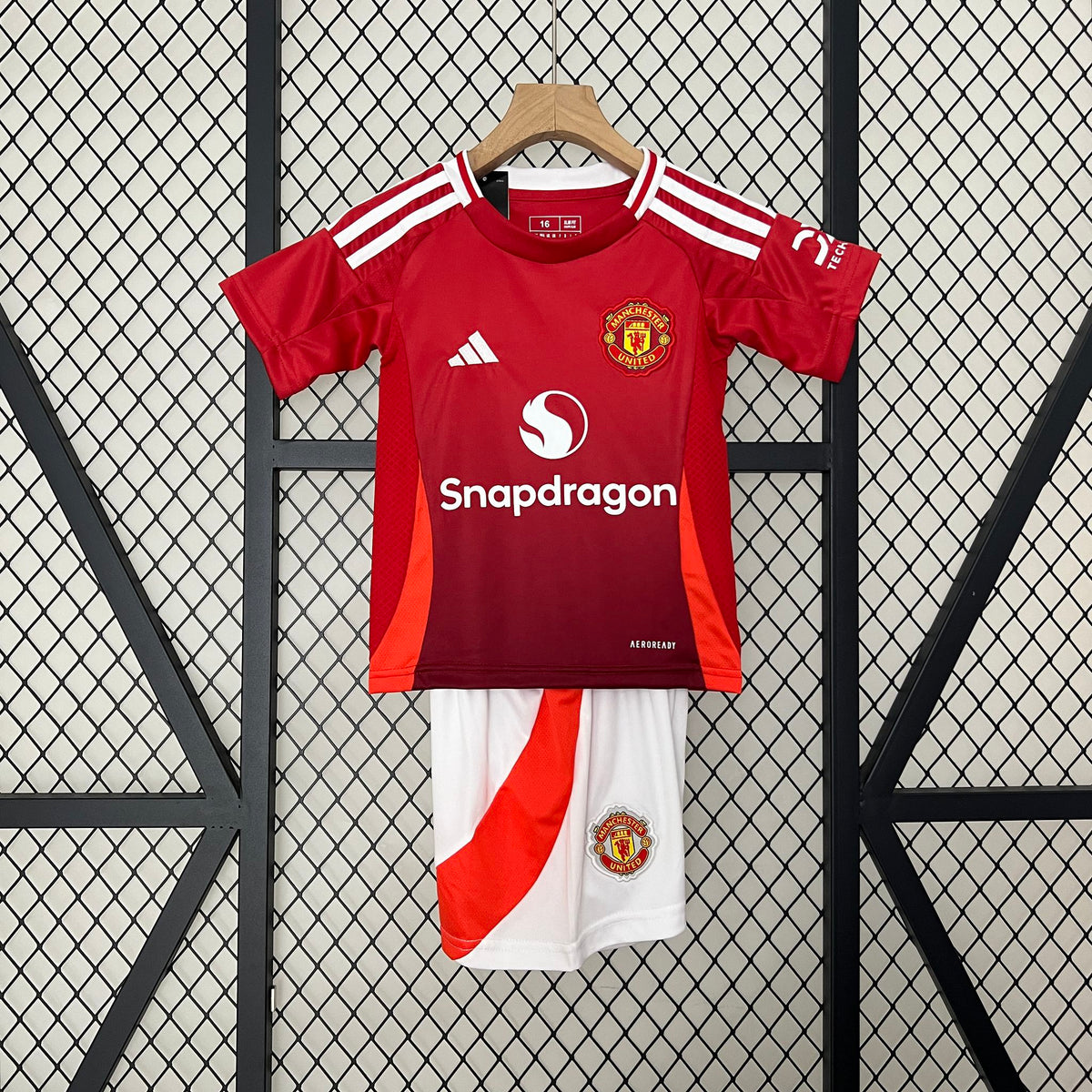 Kit Manchester United Home Jersey 2024/25