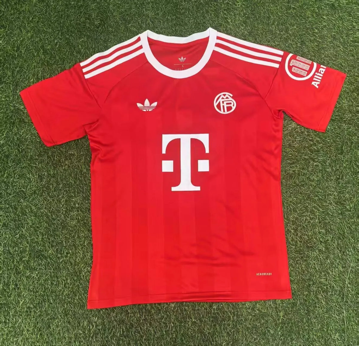 Bayern Munich Goalkeeper Red Jersey 2025/26