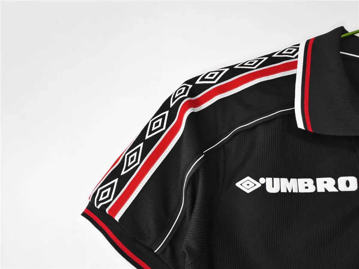 Mens Manchester United Retro Black Jersey 1998/99